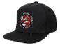 Casquette noire avec logo Super Mario et image de Mario.