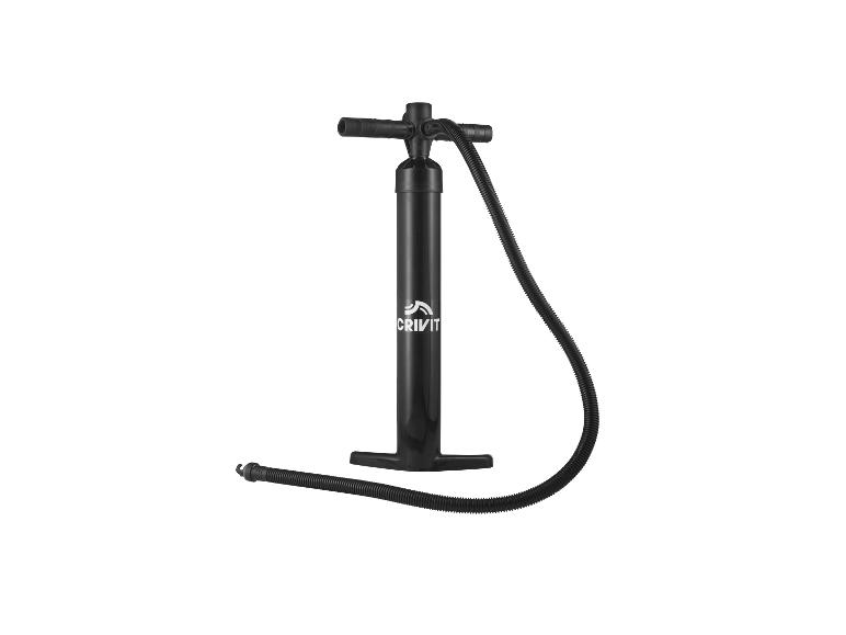 Pompe à main noire avec tuyau flexible