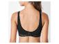 Un soutien-gorge noir avec de la dentelle en bas.