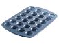 Un moule à pâtisserie Coox bleu pour 24 mini muffins ou cupcakes.