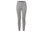 Leggings à carreaux blancs et noirs.