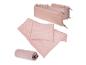 Ensemble de literie rose pour bébé avec tour de lit et couverture.