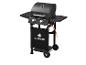 Barbecue à gaz noir avec logo Grillmeister sur un chariot à roulettes.