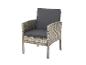 Chaise de jardin en osier gris avec coussins foncés