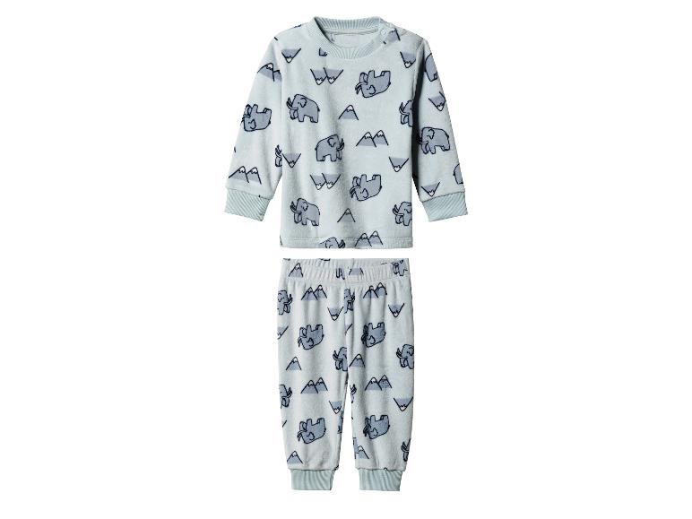 Pyjama bleu clair avec imprimé éléphant et montagne.