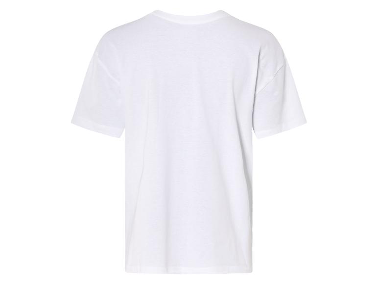 T-shirt blanc à manches courtes.