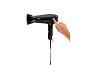 Main appuyant sur le bouton d'un sèche-cheveux noir avec embout concentrateur