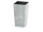 Pot de fleurs rectangulaire gris.