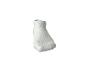 Une chaussette courte blanche sur fond blanc.