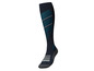 Une paire de chaussettes de ski bleu foncé avec des accents turquoise et gris.