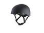Casque noir mat pour vélo ou skate.