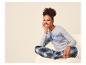 Femme en pyjama avec le texte « LET'S STAY IN BED (FOREVER) »