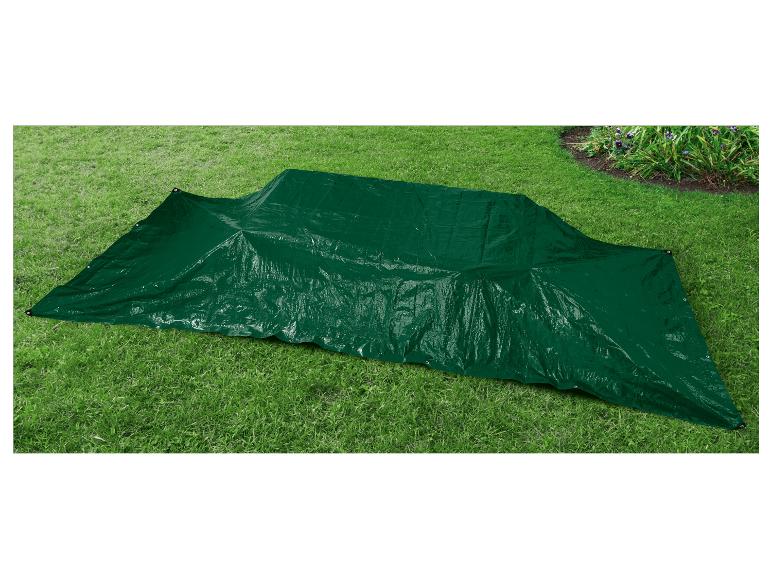 Bâche verte épaisse sur pelouse.