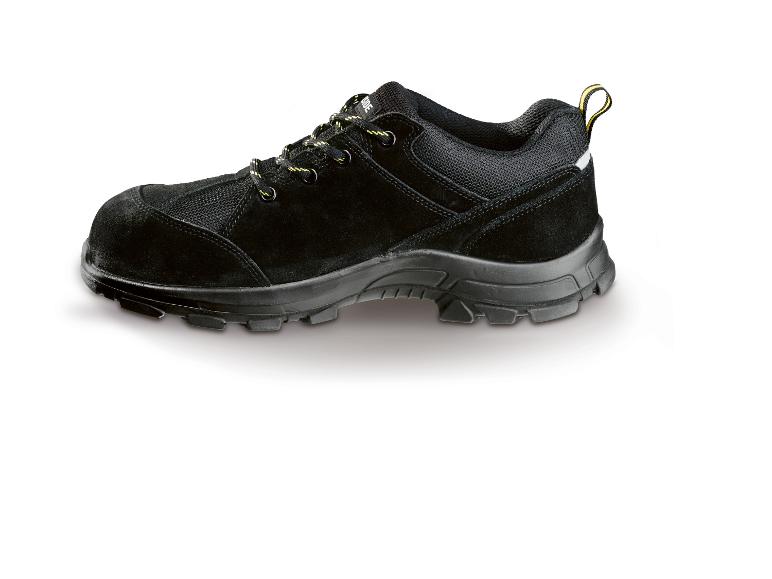 Chaussure de sécurité noire avec lacets jaunes et noirs.