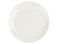 Une assiette blanche ronde.