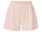 Short en coton froissé rose clair avec taille élastique.