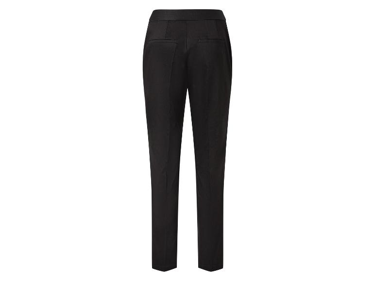 Pantalon noir taille haute.