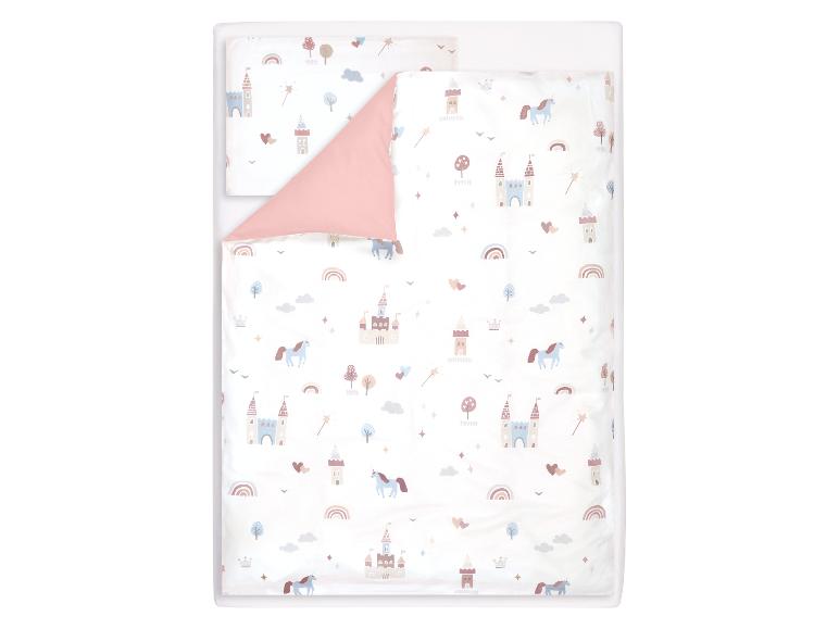 Parure de lit enfant avec motifs châteaux, licornes et arcs-en-ciel.