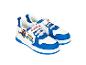 Paire de baskets blanches et bleues pour enfants avec un graphique de super-héros et le texte « SWING INTO ACTION ».