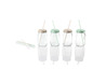 Quatre bocaux en verre mason avec couvercles et pailles.
