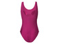 Un maillot de bain rose pour femme.