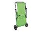 Chaise pliante verte avec roues, idéale pour la plage ou le camping.