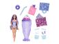 Poupée aux cheveux violets, maillot de bain, accessoires et verre à milkshake.