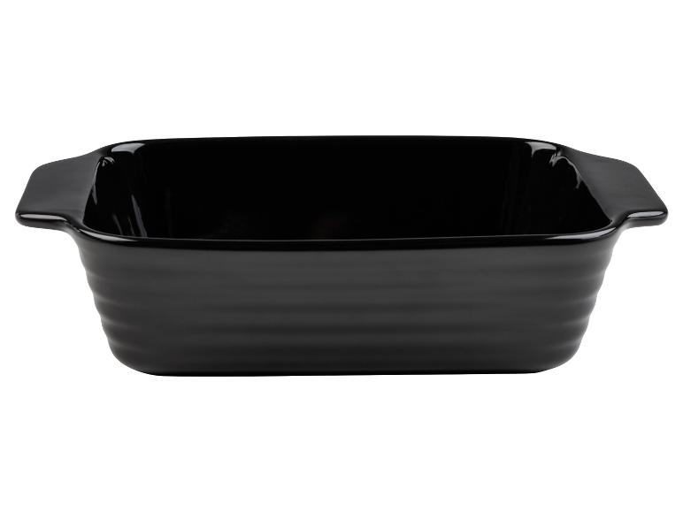 Un plat à four rectangulaire noir avec des poignées.