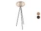 Lampe sur pied avec abat-jour en bois et pied en métal noir.