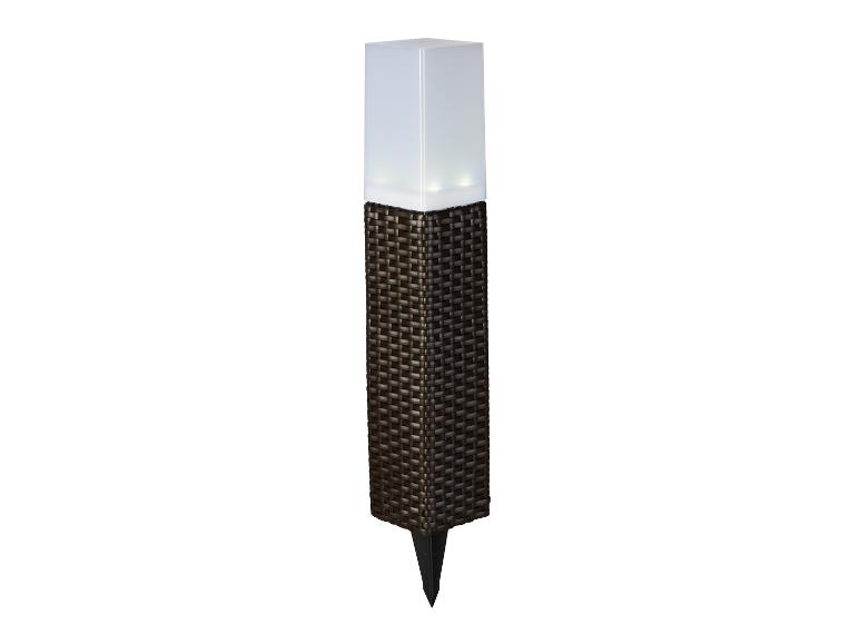 Lampe solaire de jardin avec design tressé et piquet de terre.