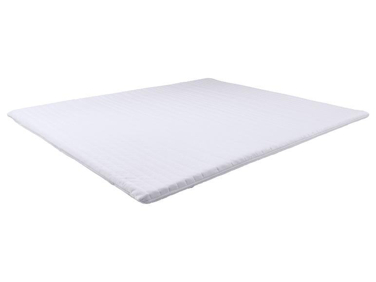 Protège-matelas blanc avec surpiqûres horizontales