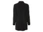 Une chemise noire à manches longues avec une ceinture.