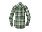 Une chemise à carreaux vert et beige à manches longues.