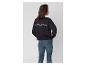 Sweat-shirt noir pour femme avec imprimé au dos et jean.