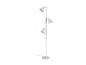 Un lampadaire blanc avec trois abat-jours.