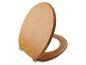 Un abattant de toilettes en bois avec une finition en bambou.
