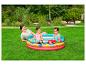 Piscine gonflable Disney Princess pour enfants, en extérieur.