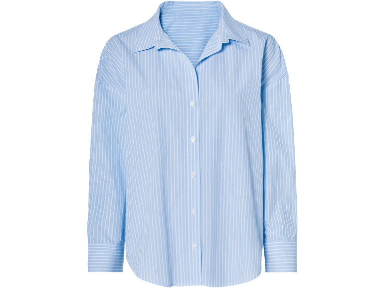 Chemise rayée bleu clair avec rayures blanches et boutons
