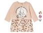 Une robe de bébé rose à manches longues avec Winnie l'ourson.