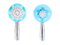 Deux pommes de douche LED bleues et chromées, une vue de face et une vue de dos.