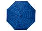 Parapluie bleu à motifs géométriques