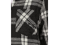Chemise à carreaux noir et blanc avec poche poitrine.