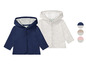 Deux sweats à capuche pour bébé en bleu et gris, avec des boutons.