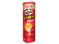 Tube rouge de chips de pommes de terre originales avec un visage de dessin animé souriant et une chips.