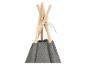 Cadre de tipi en bois avec tissu gris, attaché avec une corde blanche