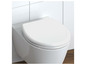 Un abattant de WC blanc au design moderne.