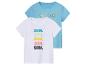 Deux t-shirts pour enfant : un blanc avec inscription « SUN » multicolore et un bleu clair avec inscription « SUN-KISSED ».