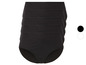 Quatre paires de culottes noires pour femmes.