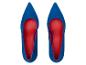 Deux paires de escarpins en daim bleu avec doublure rouge.