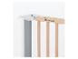 Barrière de sécurité pour enfant Badabulle, en bois et métal gris.